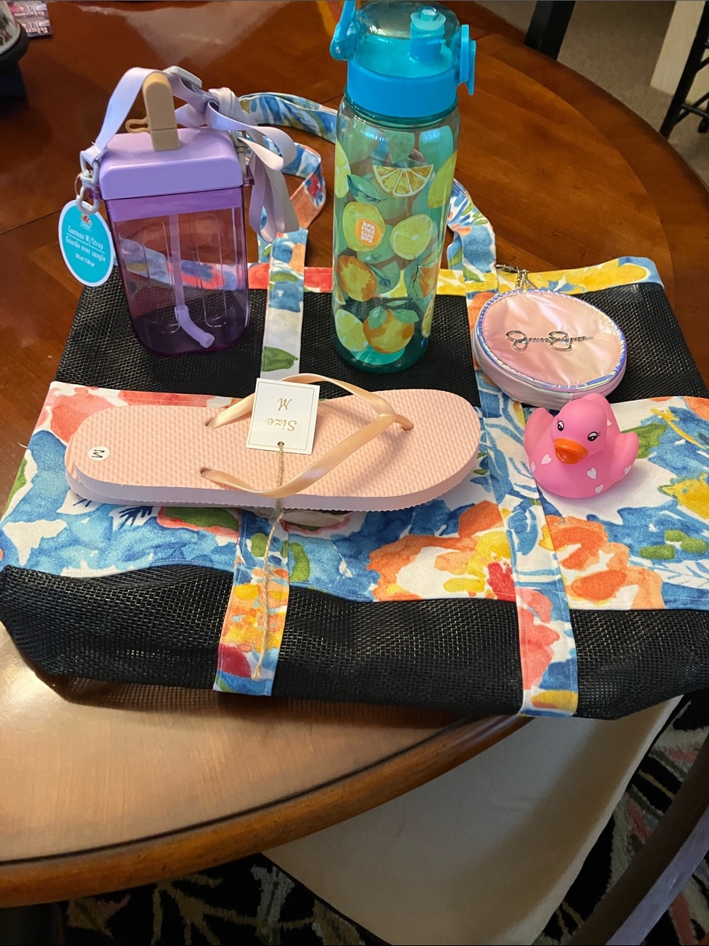 Unbranded Floral Mesh Tote Bag - 6 New Items:  Canteen jug, Beach footwear, Etc. - Picture 11 of 13